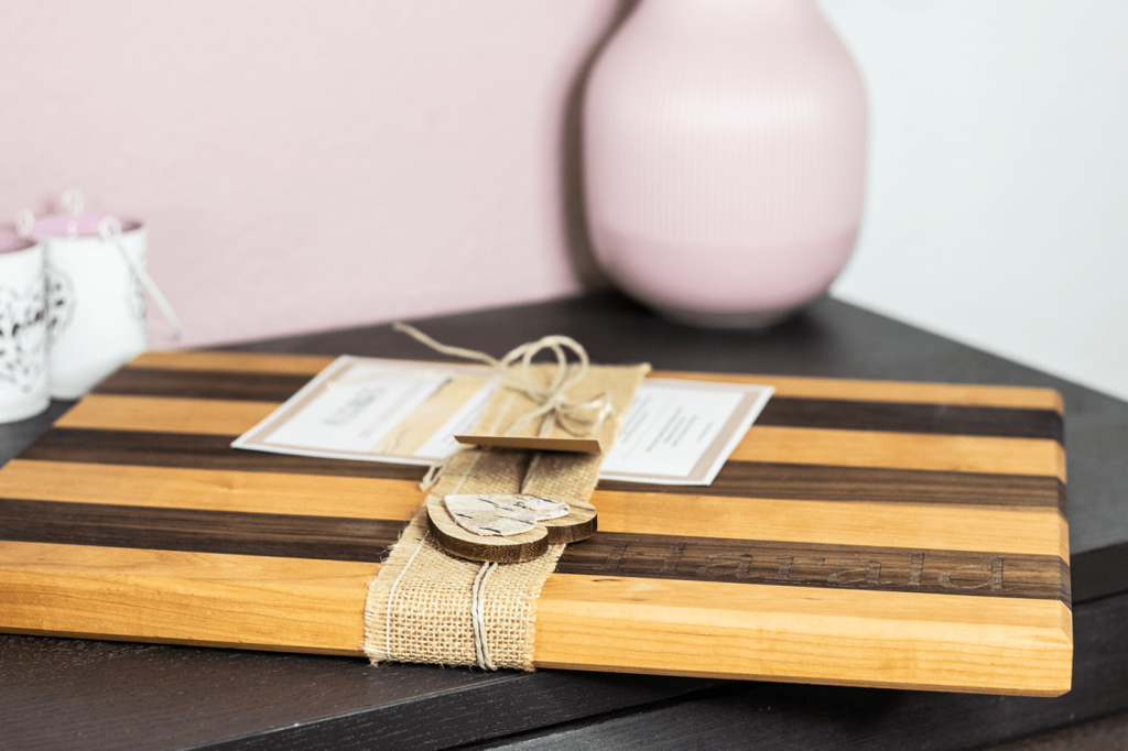 Schneidebrett Holztischliebe - groß