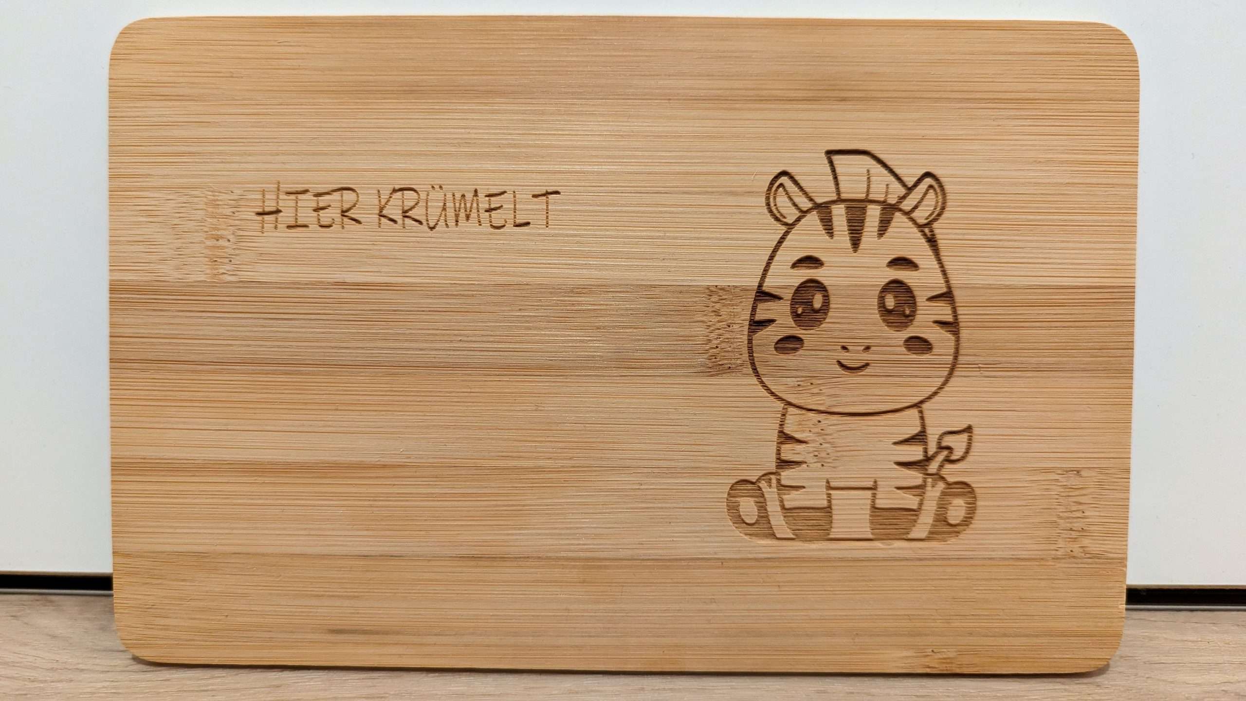 Frühstücksbrettchen "Hier krümelt" – Bild 4